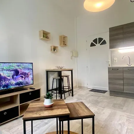 30m2 - 400 Metres Cite Mediavale * Каркассон